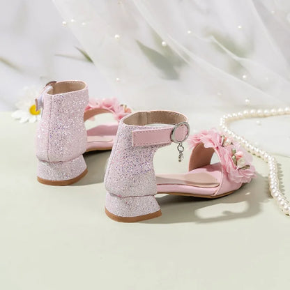 2026 Sandálias Elegantes de Verão para Crianças Novas Lantejoulas Meninas Sapatos de Passarela para Festa de Casamento Moda Flor Crianças Princesa Salto Alto