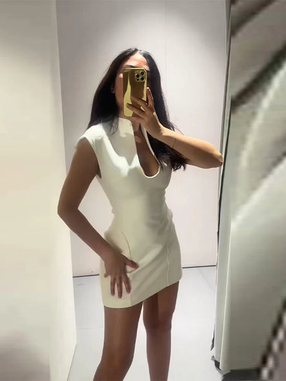 Vestido Elegante Fino de Mulher Gola Alta Oco Sem Mangas com Cintura Marcada Mini Vestidos Femininos 2026 Primavera Verão Robe
