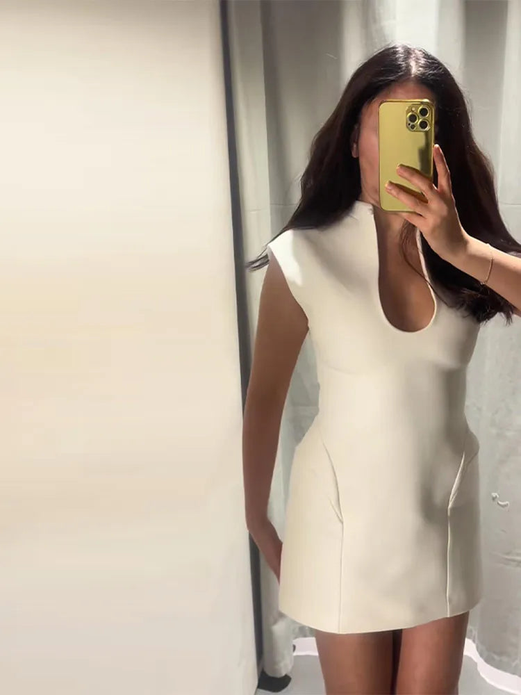 Vestido Elegante Fino de Mulher Gola Alta Oco Sem Mangas com Cintura Marcada Mini Vestidos Femininos 2026 Primavera Verão Robe