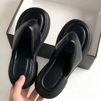 Summer New Women's Fashionable and Versatile Herringbone Slippers Small and Thick Bottom Beach Clamp Foot Cool Slippers