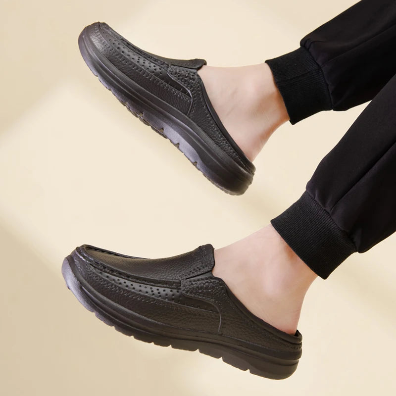 Sapatos masculinos de primavera e verão, novos, respiráveis, impermeáveis, antiderrapantes, resistentes a óleo, com sola macia, sapatos de chef casuais e modernos, sapatos de condução