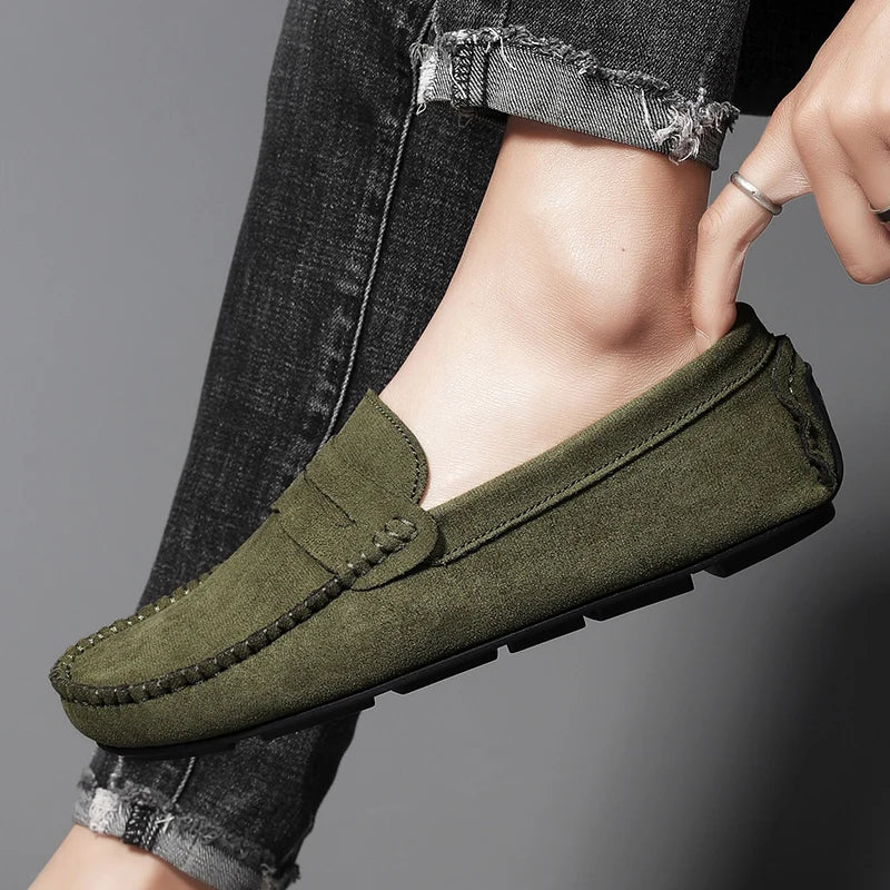 Hot Selling Men's Sneaker 47 Slip On Flat Shoes Fashionable and Casual Men's Shoes Outdoor Soft and Comfortable Driving Footwear