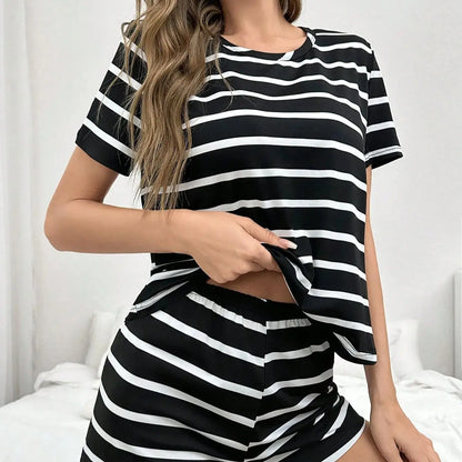 Women's Striped Pajamas Set Short Sleeve T-Shirt And Shorts Sleepwear 2 Piece Set For Women Casual Loose Homewea
