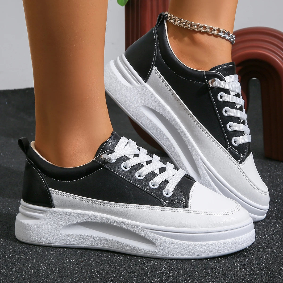 Sapatilhas Brancas de Mulher Outono com Atacadores Fundo Grosso Casual Antiderrapante para Caminhada Exterior Desportivas Sapatos de Plataforma Sapatos Femininos