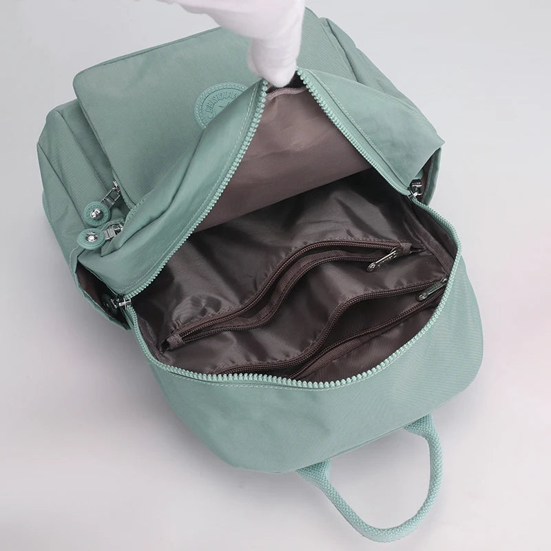 Mochila Feminina Pequena Mini Mochila para Adolescente Bolsas Escolares Casuais Nylon Impermeável Bolsa de Peito Feminina