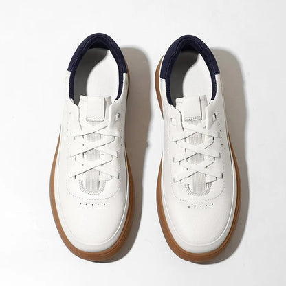Sapatos masculinos sapatos de couro masculinos sapatos casuais com sola leve e macia sapatos brancos pequenos masculinos Confortável de usar Resistente ao desgaste
