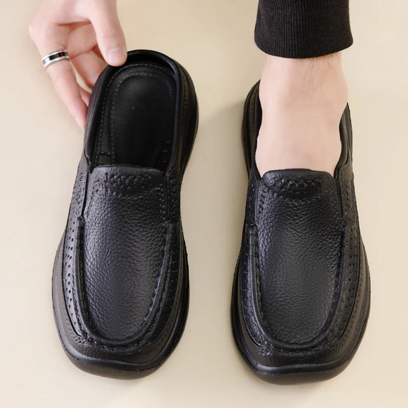 Sapatos masculinos de primavera e verão, novos, respiráveis, impermeáveis, antiderrapantes, resistentes a óleo, com sola macia, sapatos de chef casuais e modernos, sapatos de condução