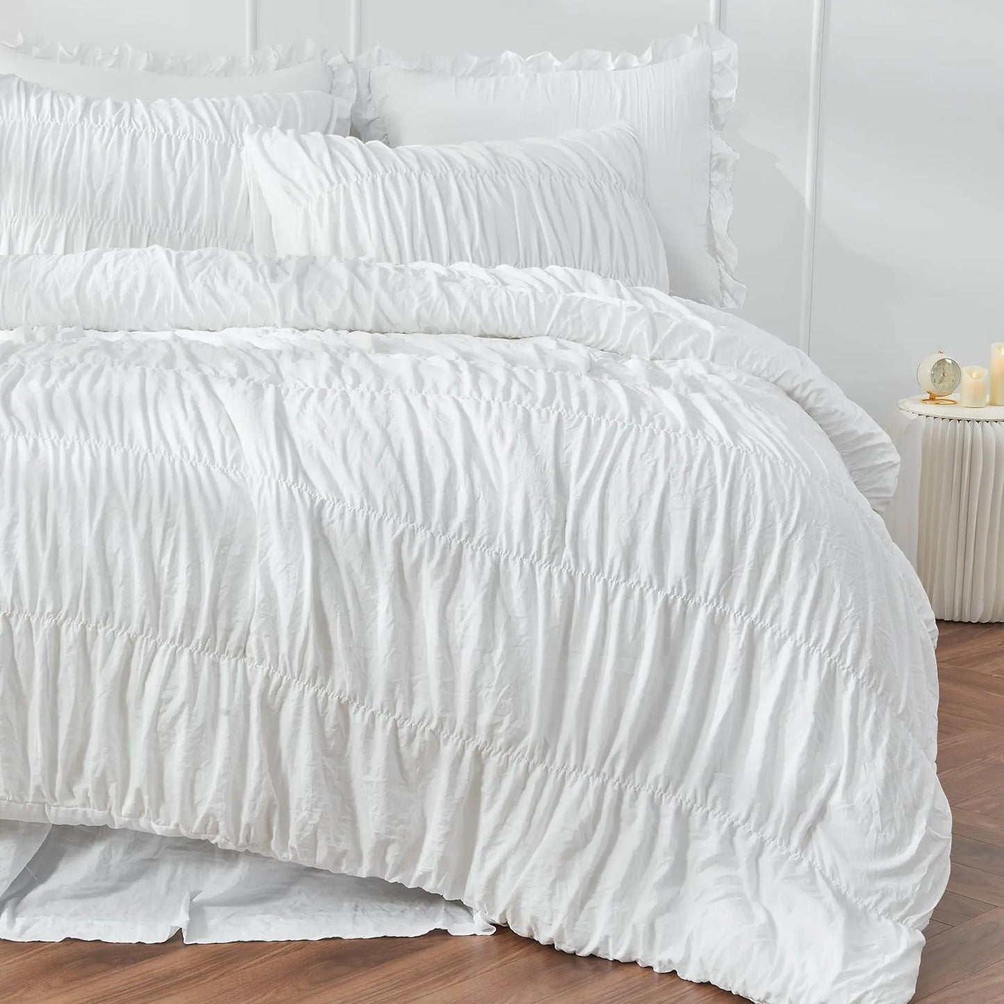 Plush Bohemian Ruffled White Duvet Cover Set - 3-Piece Comforter Sets with Bed Linen for Home Decor K Pop Demon Hunters