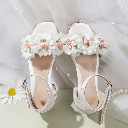 2026 Sandálias Elegantes de Verão para Crianças Novas Lantejoulas Meninas Sapatos de Passarela para Festa de Casamento Moda Flor Crianças Princesa Salto Alto