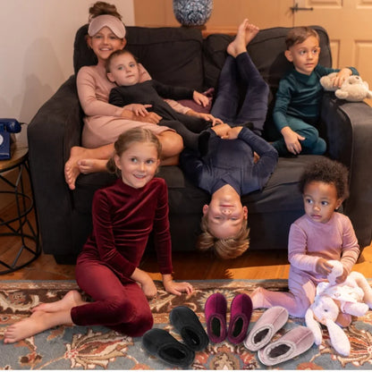 AP 2025 inverno chinelos de veludo para crianças meninos meninas sapatos de polar de cano baixo crianças moda casual pantufas de veludo para casa