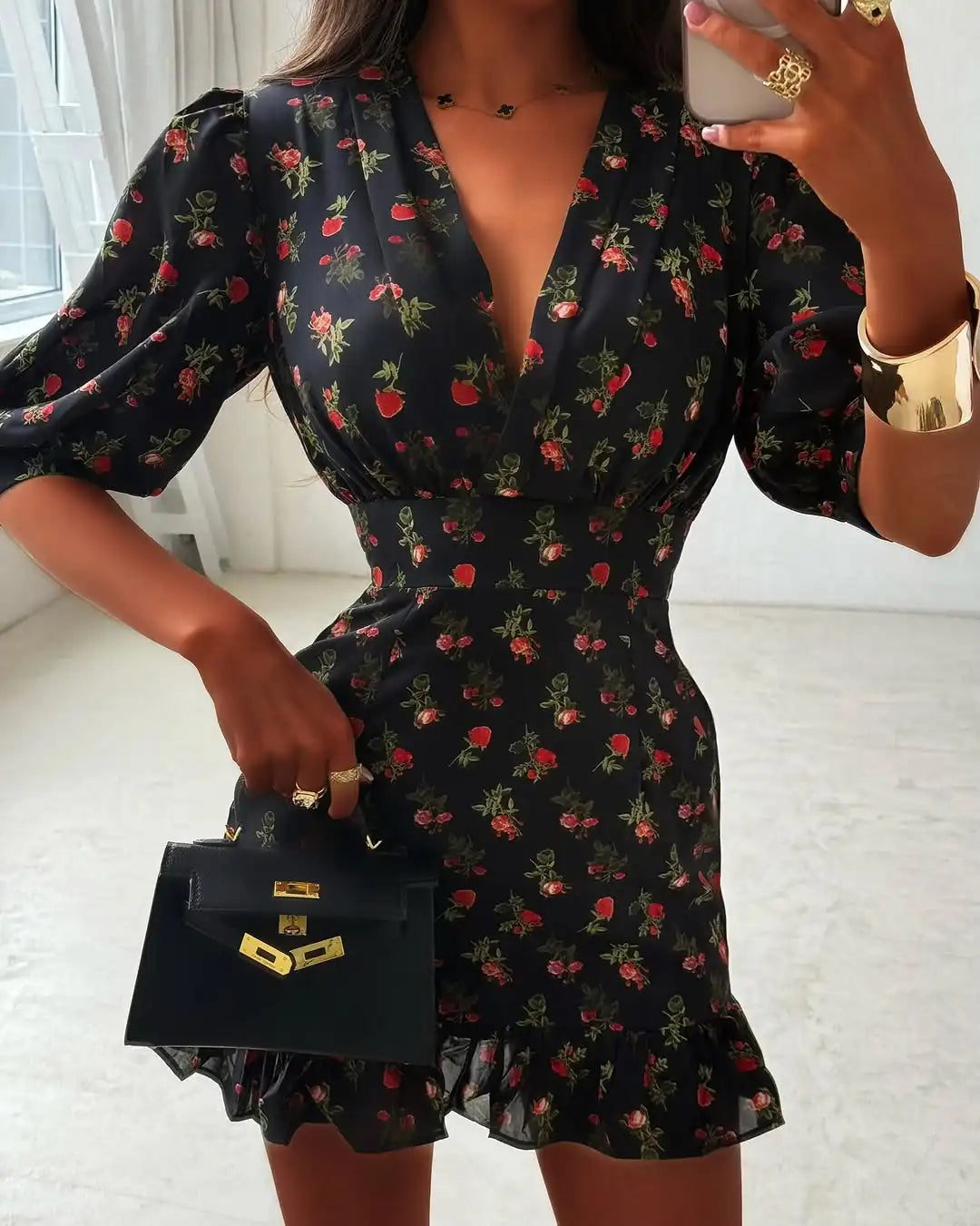 Vestido Curto Elegante com Estampado e Folhos Decote em V Manga Curta Cintado Plissado Mini Vestidos de Festa para Mulher Vestidos 2026
