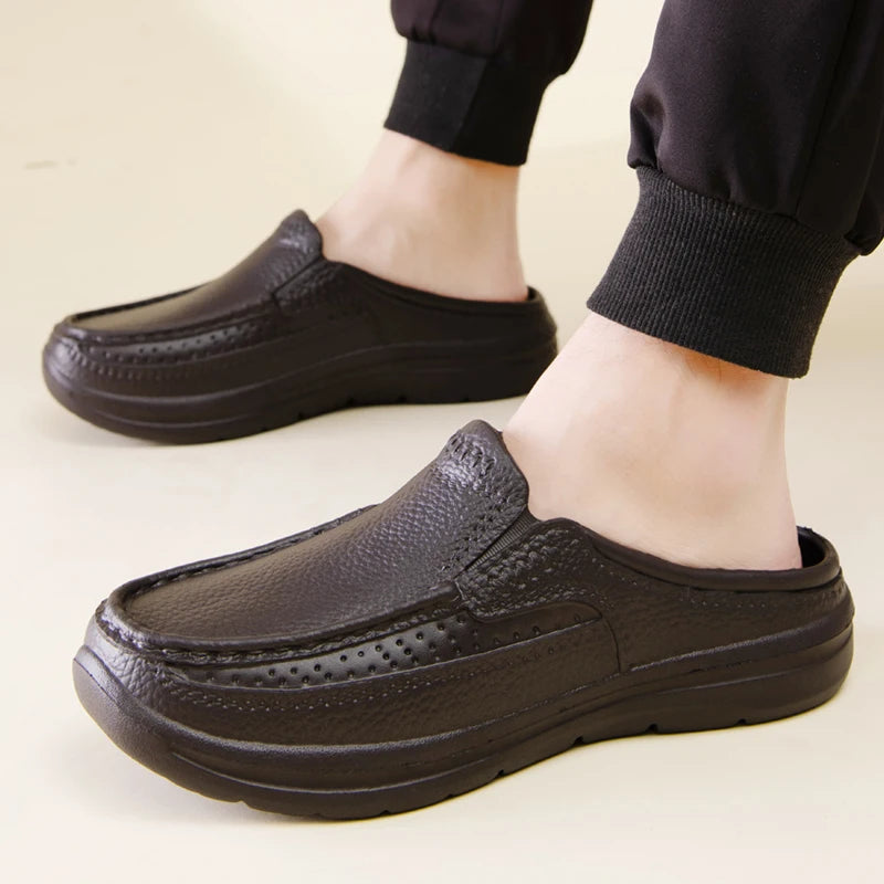 Sapatos masculinos de primavera e verão, novos, respiráveis, impermeáveis, antiderrapantes, resistentes a óleo, com sola macia, sapatos de chef casuais e modernos, sapatos de condução