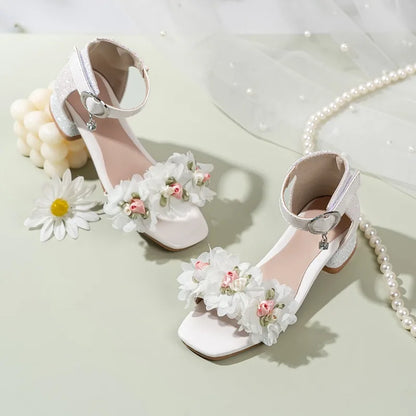 2026 Sandálias Elegantes de Verão para Crianças Novas Lantejoulas Meninas Sapatos de Passarela para Festa de Casamento Moda Flor Crianças Princesa Salto Alto