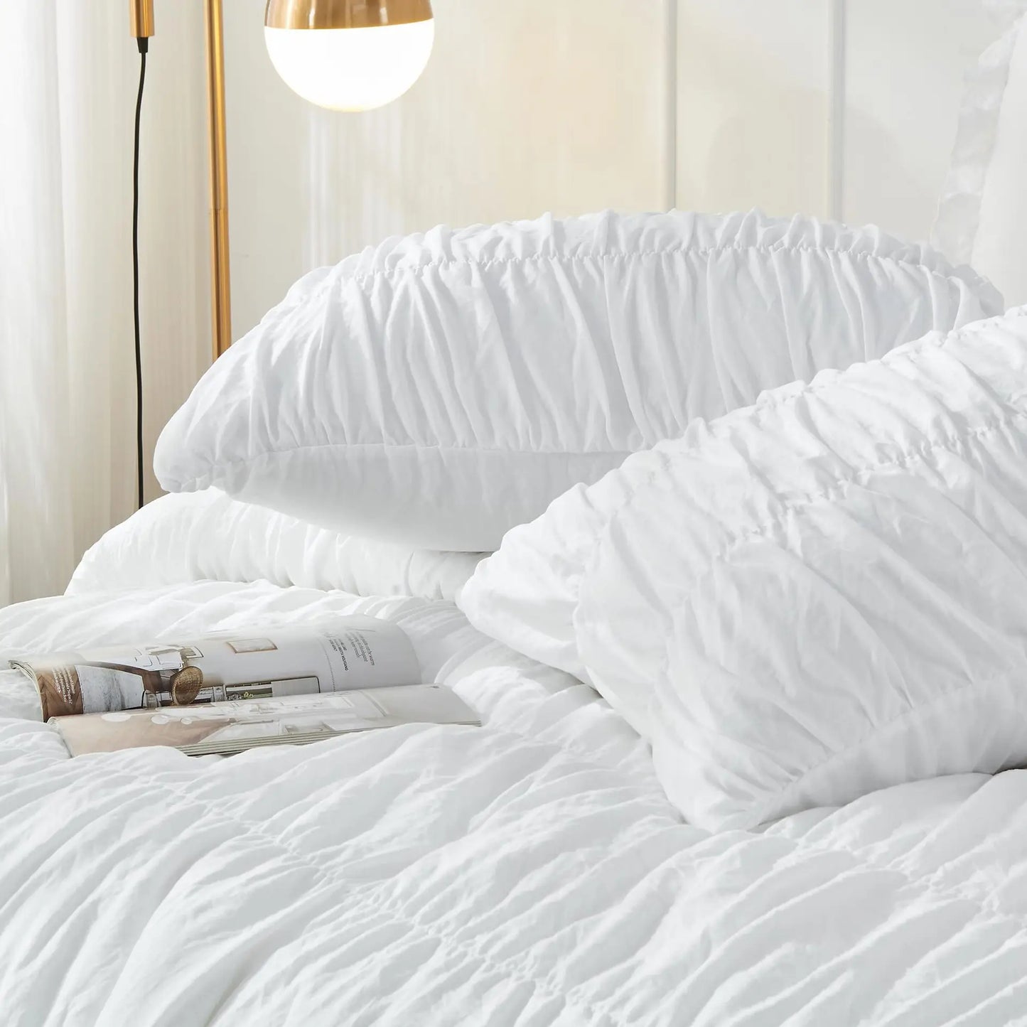 Plush Bohemian Ruffled White Duvet Cover Set - 3-Piece Comforter Sets with Bed Linen for Home Decor K Pop Demon Hunters
