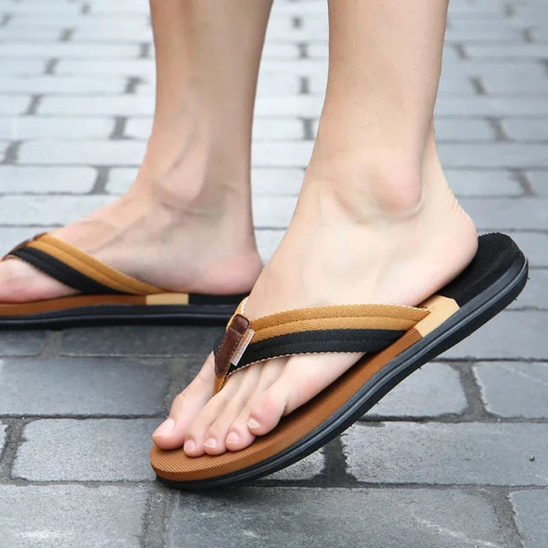 Comfortable Slippers Men Summer Flip Flops for Men Sandals Open Toe Slipper indoor & outdoor Flip-flops 36-45 Light Male Shoes