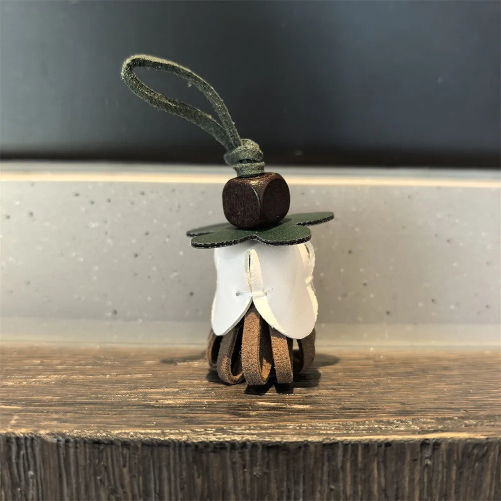 Maillard Flower Pine Cone Pom-Pom Tassel Shoelaces with Wood Beads Kangaroo Charm Unisex Sneaker Accessory 1 PCS